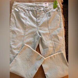 Light Blue NWT Frayed Hem Jeans Highrise kick crop sz 18 light wash button front